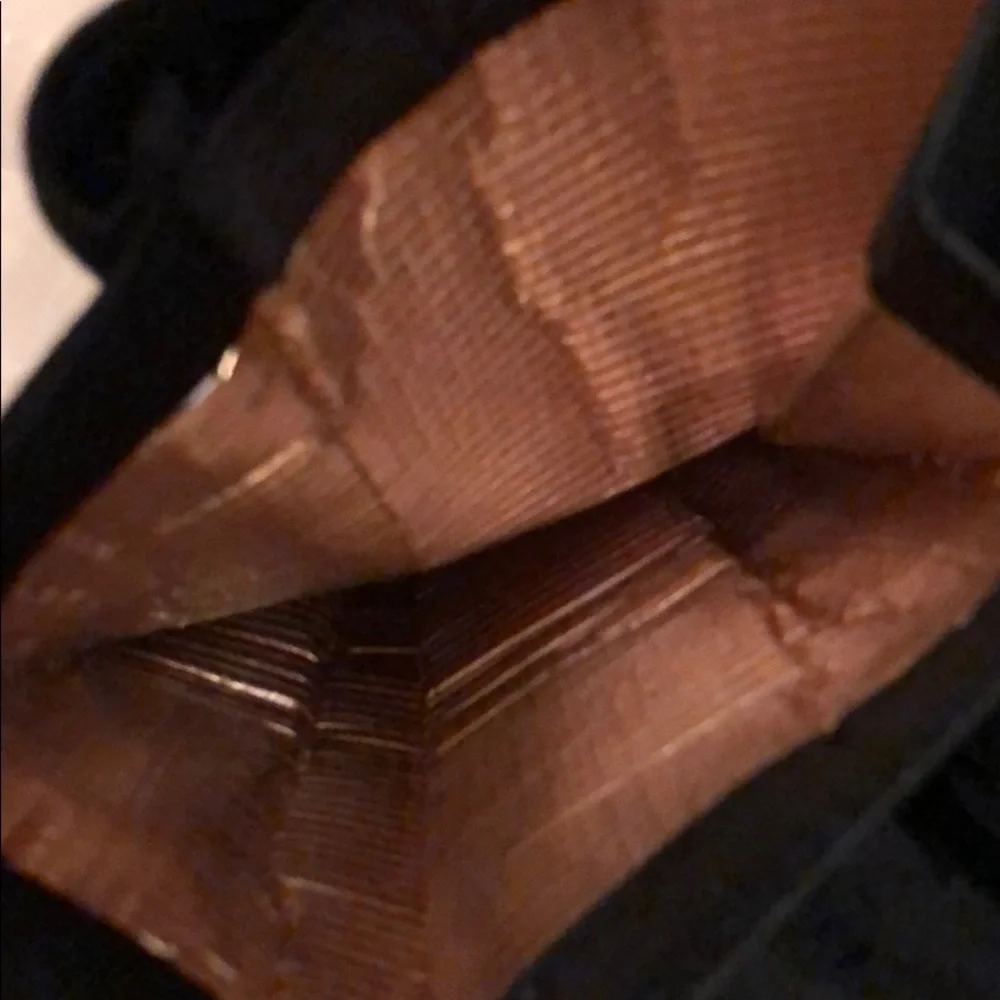 Brand new Victoria’s Secret insulated tote - Picture 3 of 4